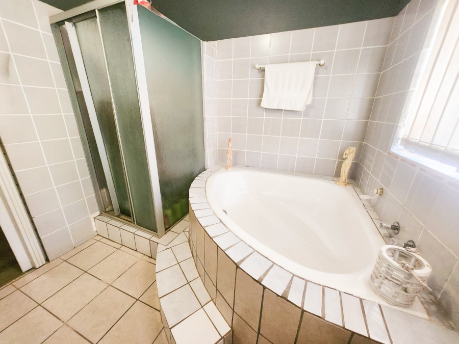 4 Bedroom Property for Sale in Stilfontein Ext 4 North West